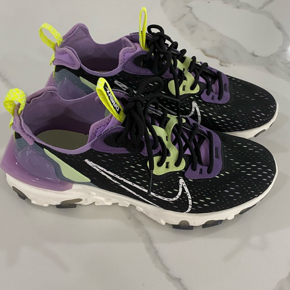 Nike Women’s React Vision